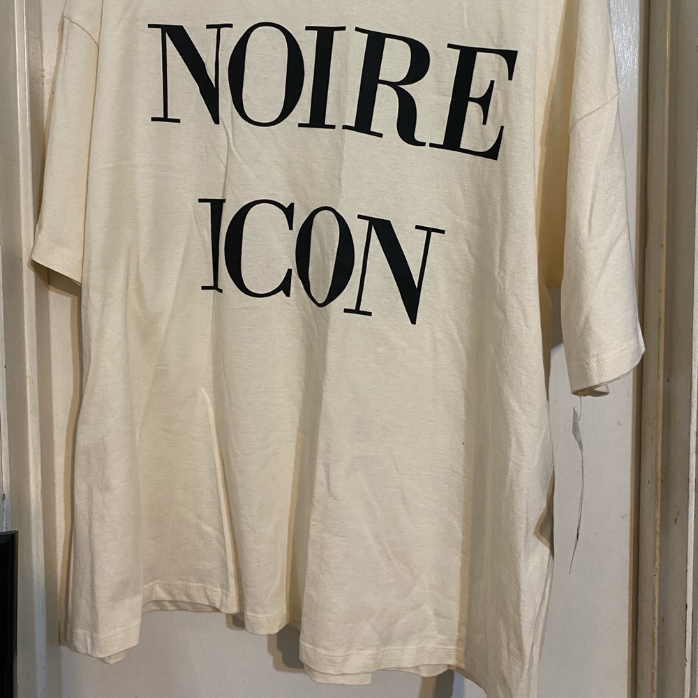 Noire Icon Tee